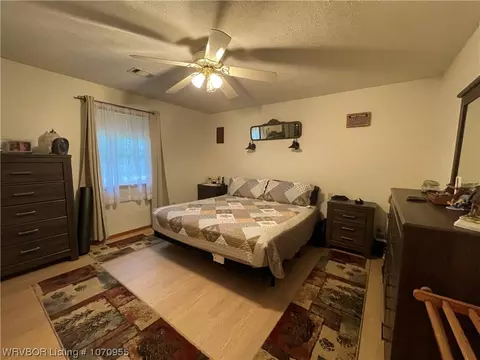Bedroom - 1004 Frazier Rd, Mansfield, AR 72944 photo 2 of 4