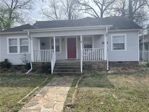 2300 W St, Fort Smith, AR 72901