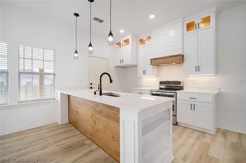 Kitchen - 3601 N 49th St, Fort Smith, AR 72904 photo 1 of 1
