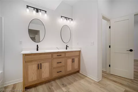 Bath - 3601 N 49th St, Fort Smith, AR 72904 photo 2 of 3