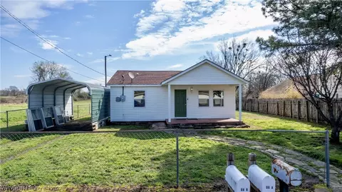 109 N Ash St, Muldrow, OK 74948