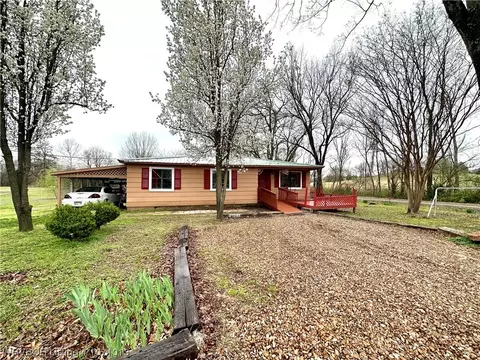 1702 Barnes St, Pocola, OK 74902
