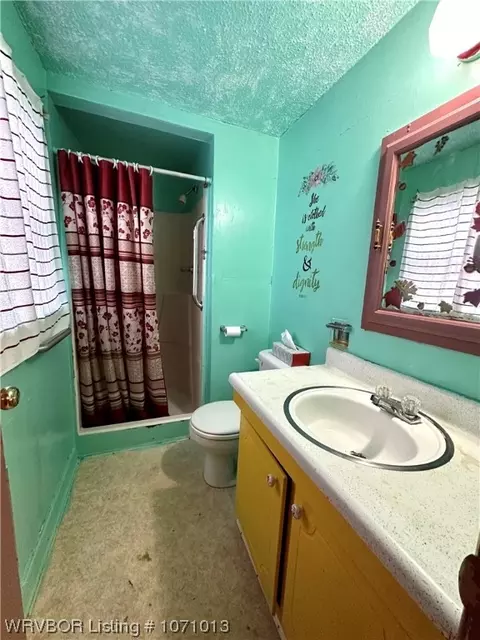 Bath - 1702 Barnes St, Pocola, OK 74902 photo 1 of 8