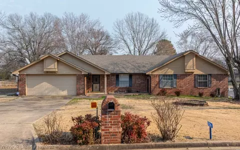 356 Brentwood Dr, Booneville, AR 72927