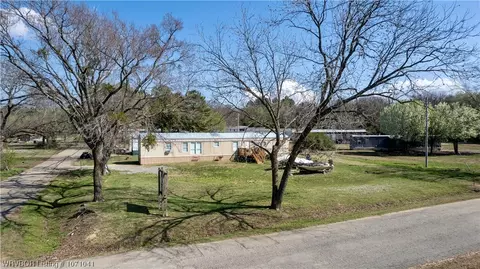203 Blackwell St, Heavener, OK 74937