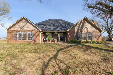17526 Lock And Dam Rd, Spiro, OK 74959