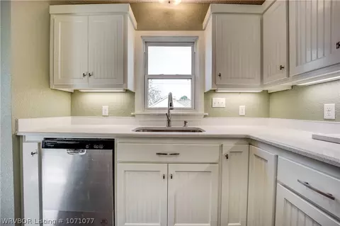 Kitchen - 2300 S S St, Fort Smith, AR 72901 photo 4 of 4