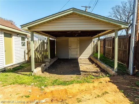Exterior - 2300 S S St, Fort Smith, AR 72901 photo 4 of 6