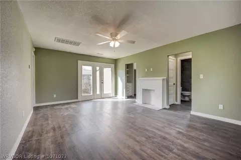 Living - 2300 S S St, Fort Smith, AR 72901 photo 2 of 3