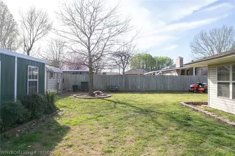 Exterior - 1312 Meadow Ln, Fort Smith, AR 72908 photo 3 of 5