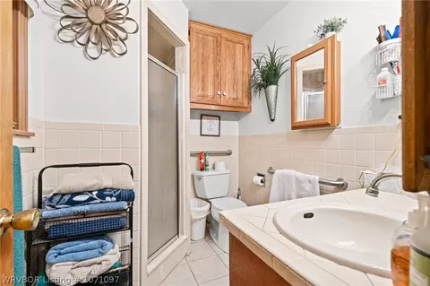 Bath - 1312 Meadow Ln, Fort Smith, AR 72908 photo 1 of 3