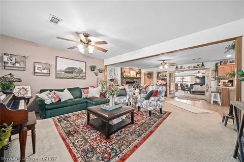 Living - 1312 Meadow Ln, Fort Smith, AR 72908 photo 2 of 8