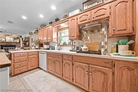 Kitchen - 1312 Meadow Ln, Fort Smith, AR 72908 photo 1 of 3