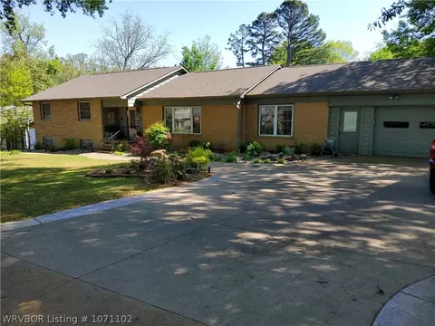 3016 Beverly Dr, Fort Smith, AR 72901 photo 1