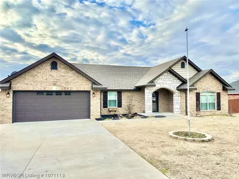 1021 S Dogwood St, Sallisaw, OK 74955