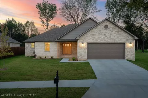 10204 Tyrrell Ct, Fort Smith, AR 72916