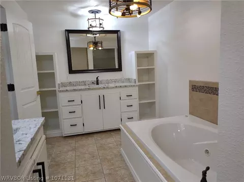 Bath - 606 S Division Ave, Mansfield, AR 72944 photo 7 of 8