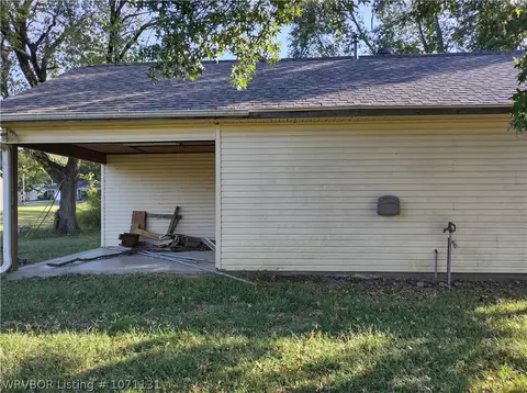 Exterior - 606 S Division Ave, Mansfield, AR 72944 photo 9 of 12