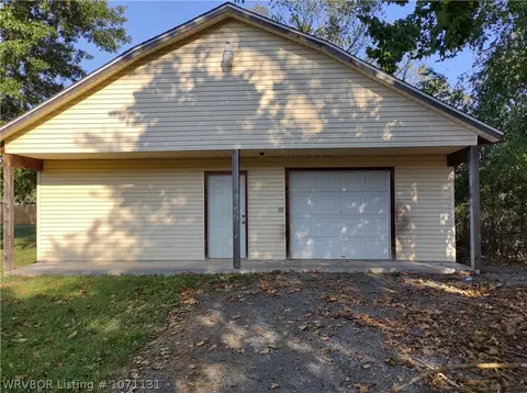 Exterior - 606 S Division Ave, Mansfield, AR 72944 photo 3 of 12