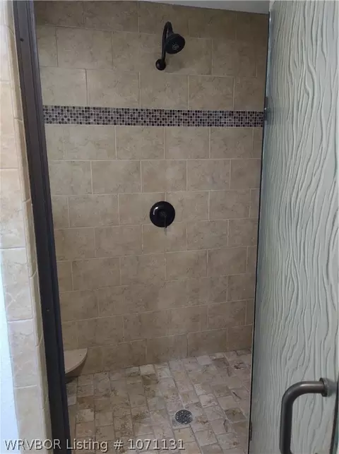 Bath - 606 S Division Ave, Mansfield, AR 72944 photo 5 of 8