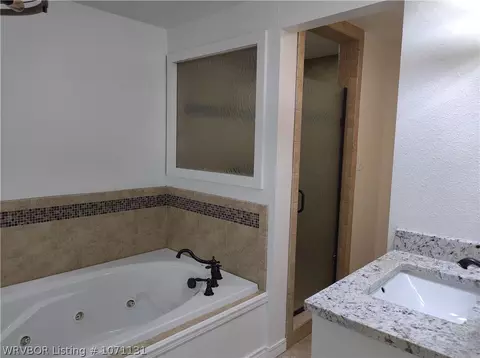 Bath - 606 S Division Ave, Mansfield, AR 72944 photo 6 of 8