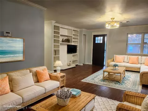 Living - 606 S Division Ave, Mansfield, AR 72944 photo 2 of 2