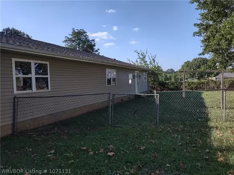 Exterior - 606 S Division Ave, Mansfield, AR 72944 photo 7 of 12