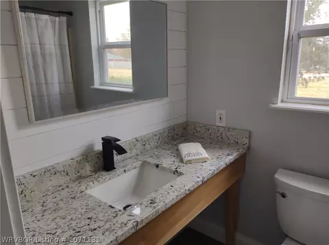 Bath - 606 S Division Ave, Mansfield, AR 72944 photo 8 of 8