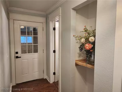 Entry Way - 606 S Division Ave, Mansfield, AR 72944 photo 2 of 3