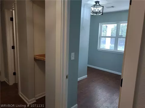 Entry Way - 606 S Division Ave, Mansfield, AR 72944 photo 1 of 3