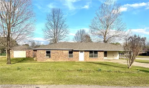 906 Thomas, Mulberry, AR 72947