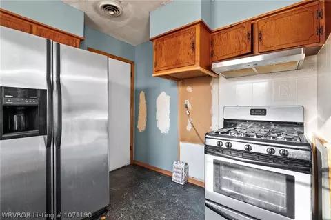 Kitchen - 7501 Cypress Ave, Fort Smith, AR 72908 photo 3 of 4