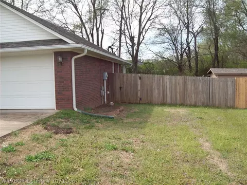 2713 Whitney Dr, Ozark, AR 72949 photo 4