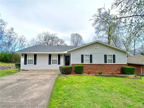 1114 N 21st St, Van Buren, AR 72956