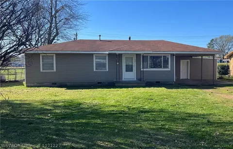 408 W Denton Ave, Sallisaw, OK 74955