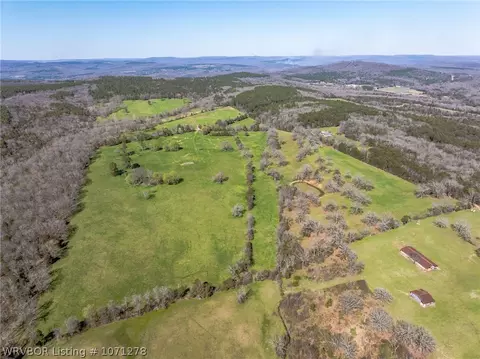 2318 Pinecrest Rd, Cedarville, AR 72932