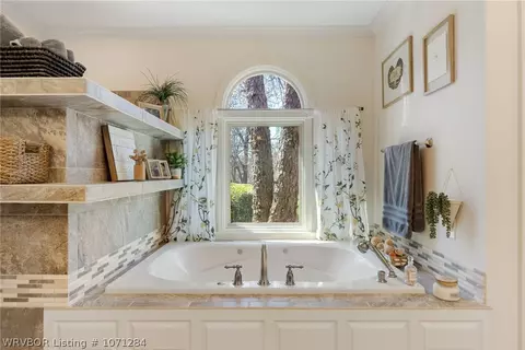 Bath - 3304 Mcclendons Mead, Fort Smith, AR 72908 photo 4 of 8
