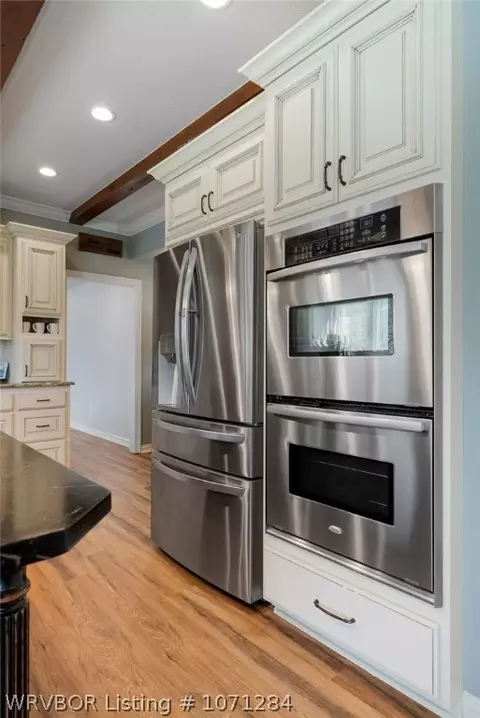 Kitchen - 3304 Mcclendons Mead, Fort Smith, AR 72908 photo 3 of 8