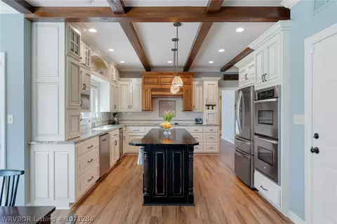 Kitchen - 3304 Mcclendons Mead, Fort Smith, AR 72908 photo 4 of 8