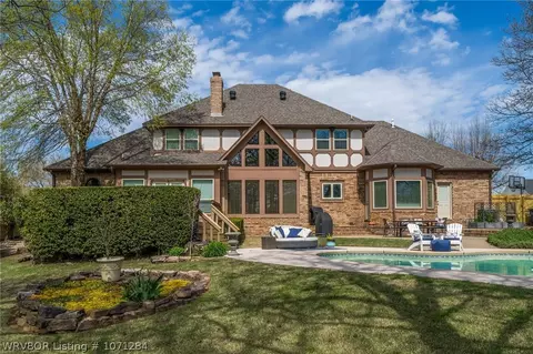 Exterior - 3304 Mcclendons Mead, Fort Smith, AR 72908 photo 3 of 4