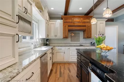 Kitchen - 3304 Mcclendons Mead, Fort Smith, AR 72908 photo 2 of 8