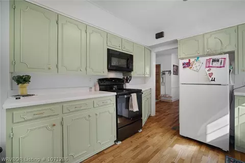 Kitchen - 2104 S R St, Fort Smith, AR 72901 photo 2 of 4