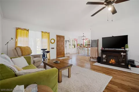 Living - 2104 S R St, Fort Smith, AR 72901 photo 1 of 1