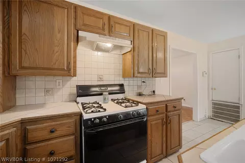Kitchen - 4108 N 31st St, Fort Smith, AR 72904 photo 2 of 4
