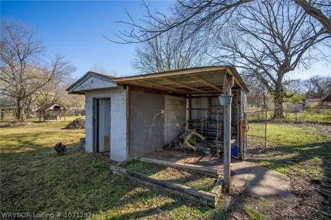 Exterior - 4108 N 31st St, Fort Smith, AR 72904 photo 6 of 10