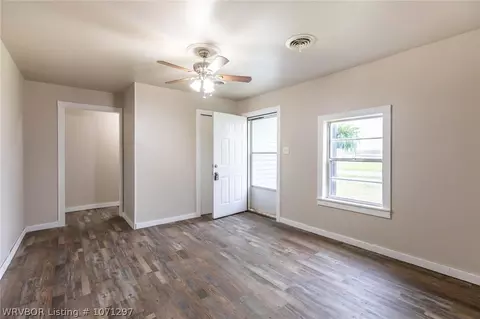 1105 Creston St, Fort Smith, AR 72908 photo 3