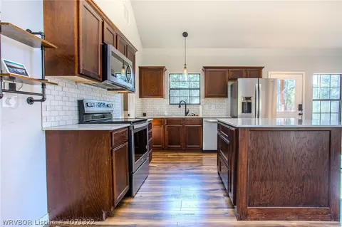 Kitchen - 15304 Cravens Rd, Ozark, AR 72949 photo 1 of 5
