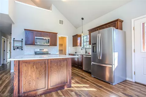 Kitchen - 15304 Cravens Rd, Ozark, AR 72949 photo 5 of 5