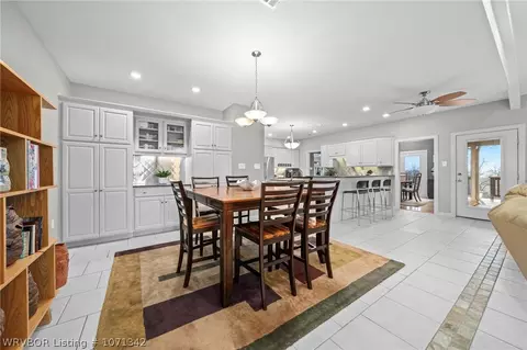 Dining - 2000 Carleton Pl, Fort Smith, AR 72908 photo 3 of 4
