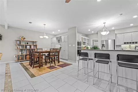 Dining - 2000 Carleton Pl, Fort Smith, AR 72908 photo 2 of 4